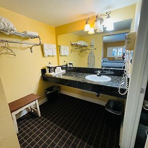 Queen Room Two Queen Beds